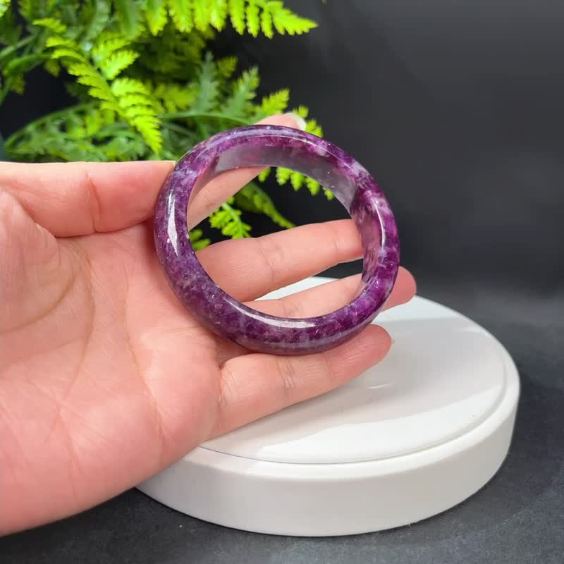 超稀有紫色锂云母手镯 58MM 玉化闪片祖母晶手环 平衡心灵和精神 - 手链/手环 - 宝石 紫色