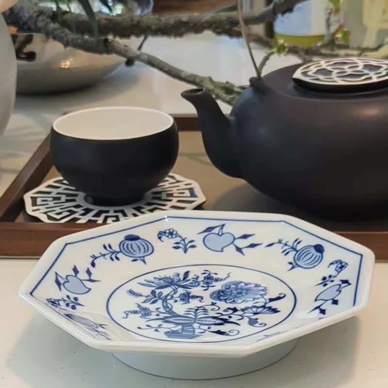 布拉格高堡经典八角浅盘 -19.5CM / 新婚成家送礼 / 母亲节礼盒 - 盘子/餐盘/盘架 - 瓷 白色