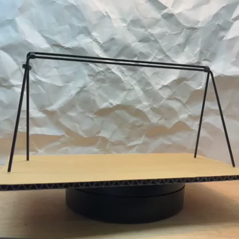Foldable pierced earrings stand - 耳环/耳夹 - 其他金属 
