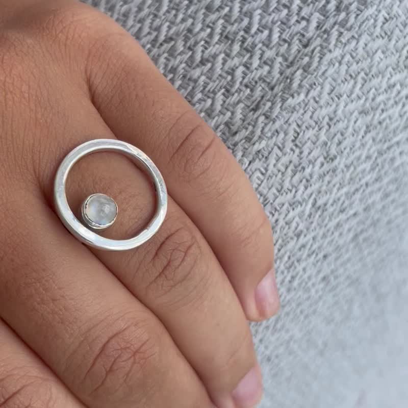 Circle silver ring, opal silver ring, asymmetric silver ring, asymmetric circle - 戒指 - 银 银色