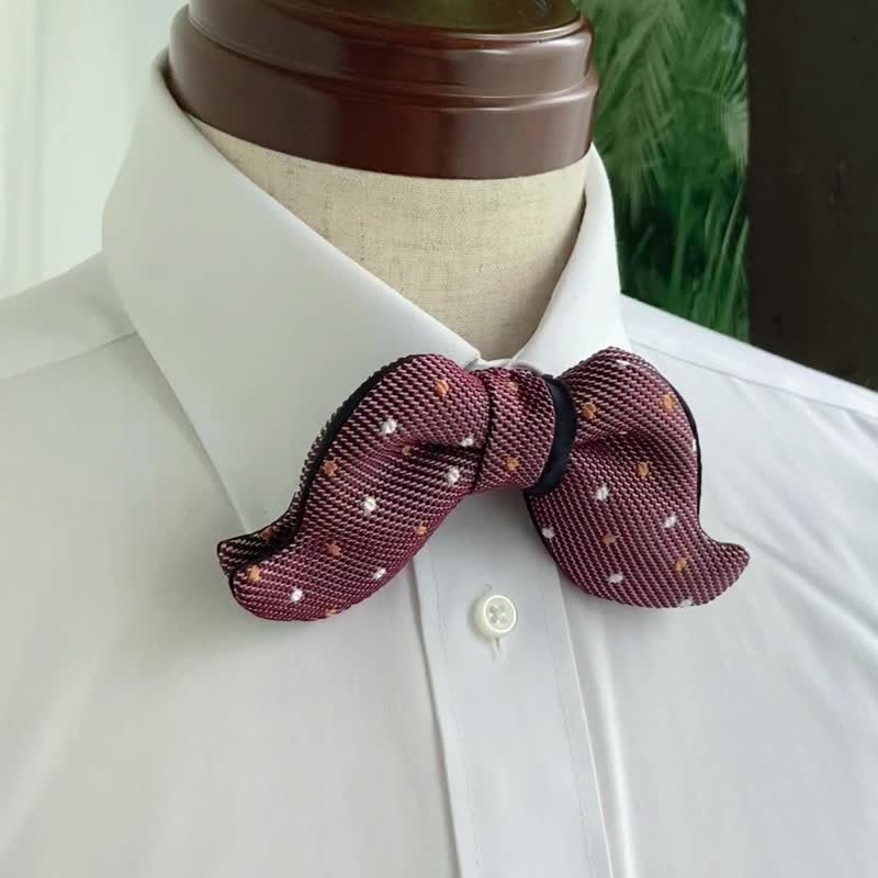BOWTIE SPECIMENS: Mustache – 酒红底圆点 - 领结/领巾 - 丝．绢 紫色