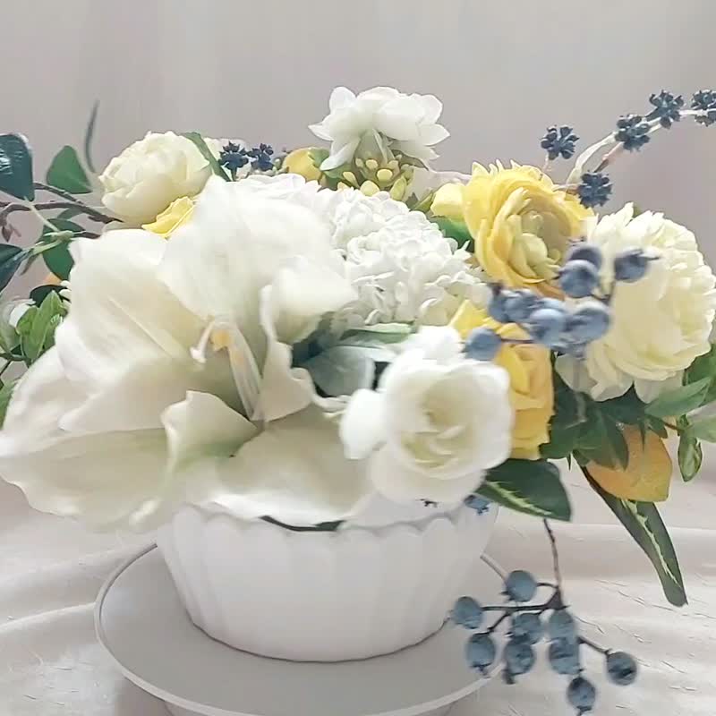 Artificial Flowers arrangement, Winter floral centerpiece, Lemon table décor - 植栽/盆栽 - 其他材质 黄色