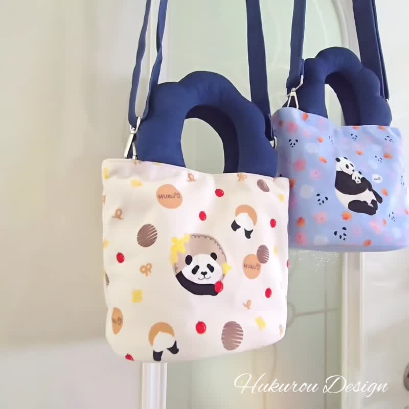 HUKUROU 手绘插画云朵手把包 | 母子熊猫玫瑰花园 现+预 - 侧背包/斜挎包 - 其他材质 