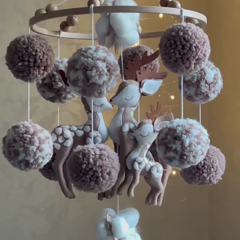 可移动的婴儿床。儿童房的装饰。手工制作的手机与鹿。 - 婴儿饰品 - 其他材质 绿色