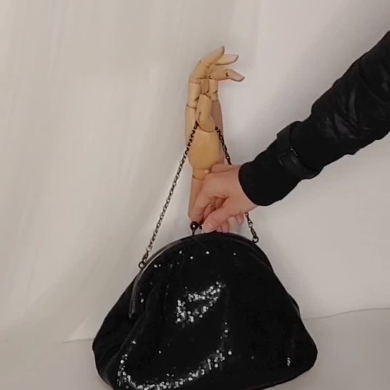 米唐亚时尚 黑色闪亮口金包 小废包 手拿包-订制款 - 侧背包/斜挎包 - 铜/黄铜 黑色