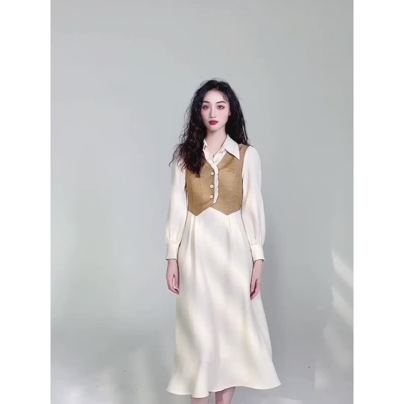 限量贩售 杏色假两件马甲翻领长袖 洋装连衣裙 - 洋装/连衣裙 - 聚酯纤维 