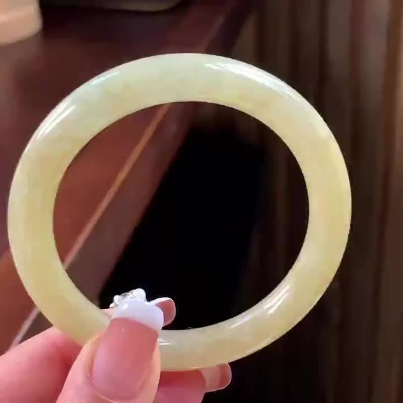冰种翡翠天然翡翠玉镯A玉手镯 玉鈪 • 糯冰种柚子蜜翡翠圆镯 - 手链/手环 - 玉石 黄色