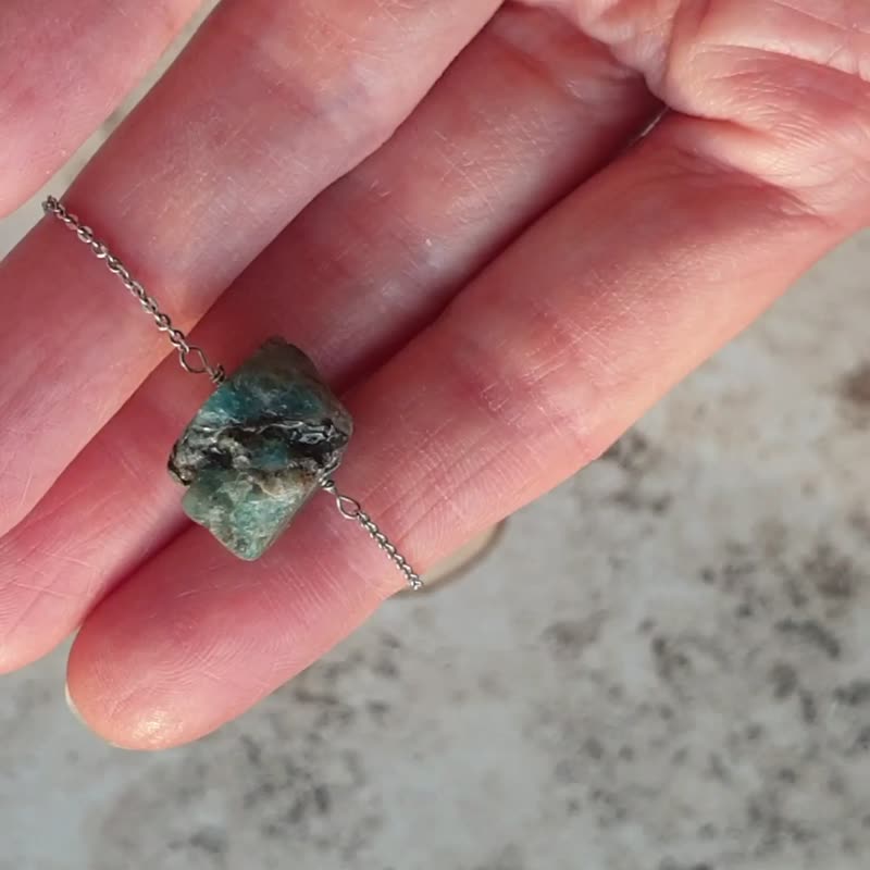 Rough Apatite Necklace, 925 Silver, cord, aries gem, scorpio crystal, Leo stone - 项链 - 宝石 蓝色