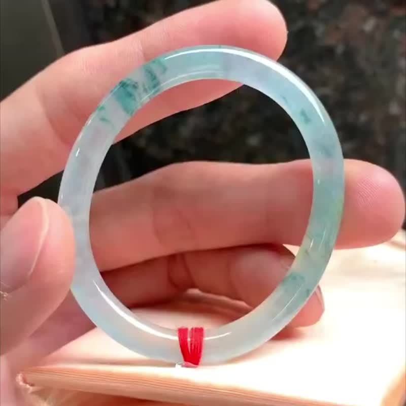 冰种翡翠天然翡翠玉镯 A玉手镯玉鈪 • 高冰种蓝飘花翡翠贵妃镯 - 手链/手环 - 玉石 蓝色