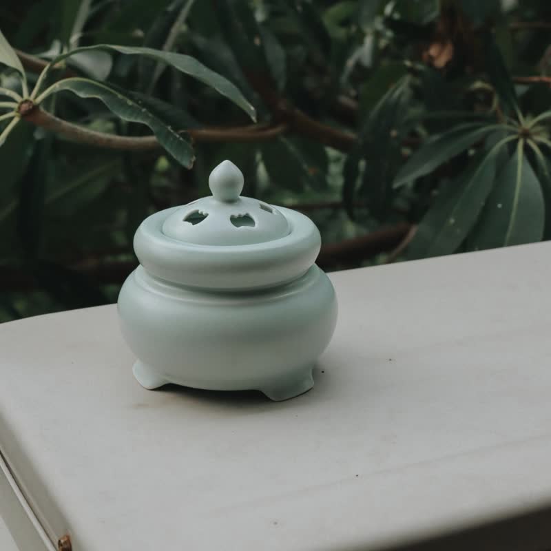 台湾制电子熏香炉 汝窑色圆满炉 搭配树脂圣木屑超好用 - 香薰/精油/线香 - 陶 透明