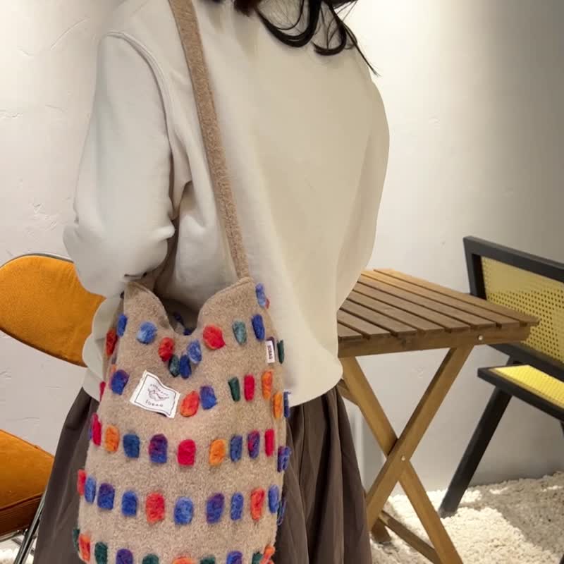 sobag秋冬日系休闲羊毛呢水桶布包女小众文艺波点呢子单肩手拎包 - 侧背包/斜挎包 - 羊毛 咖啡色