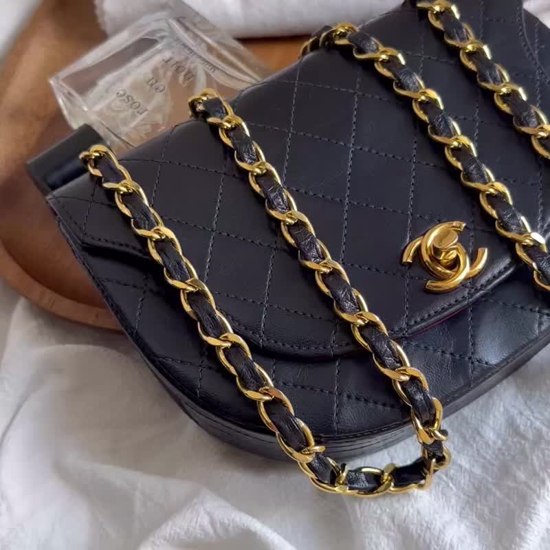 超美Vintage Chanel 中古老香奈儿稀有深蓝色半月链条斜背包 - 侧背包/斜挎包 - 真皮 