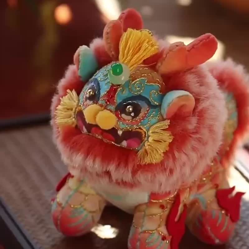 刺绣手工diy材料包火麒麟布艺玩偶摆件瑞兽香囊挂件吉祥物 - 编织/刺绣/羊毛毡/裁缝 - 棉．麻 