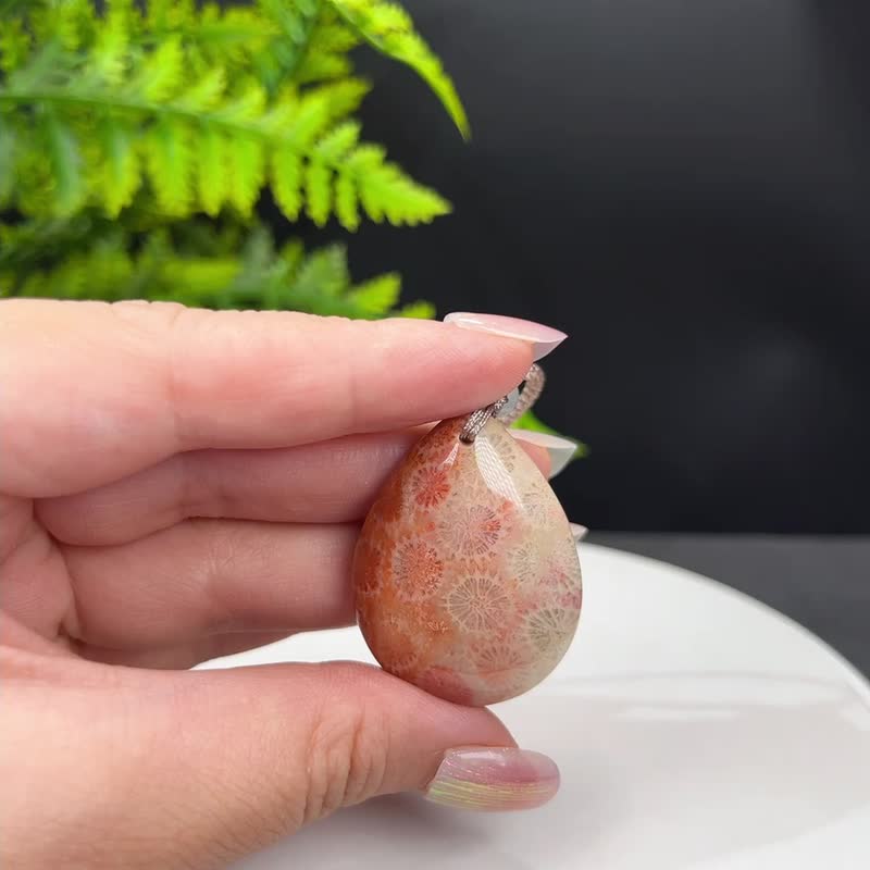 天然水滴珊瑚玉吊坠冰润玉化柠檬片橘粉渐变双色菊花玉项链保平安 - 项链 - 半宝石 