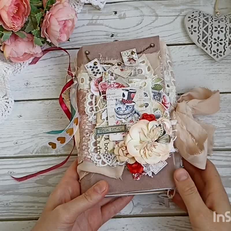 白兔仙境日记本爱丽丝梦游仙境日记本手作兔子 - 笔记本/手帐 - 纸 红色