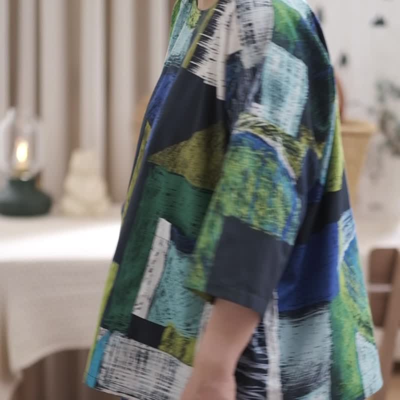 千岁绿蓝笔触画 有袖四方衣 - 女装上衣 - 棉．麻 绿色