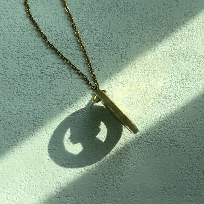 澳洲1元硬币 英女皇头像剪影颈链 - 项链 - 铜/黄铜 金色