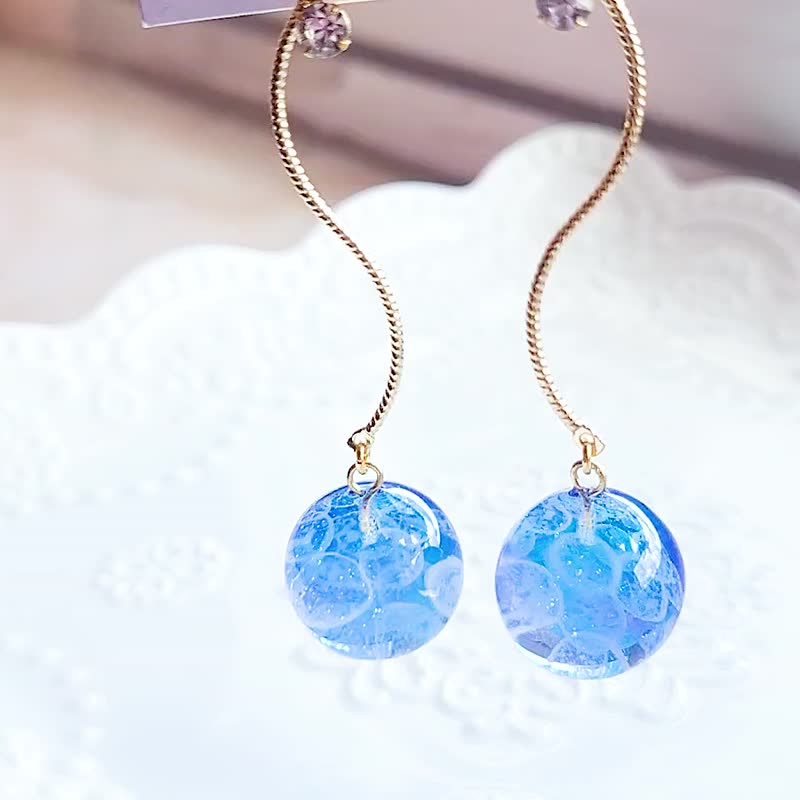 手绘水母图案圆珠垂坠耳环 抗过敏医疗钢 - 耳环/耳夹 - 树脂 蓝色