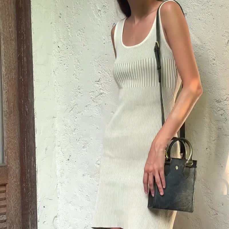 小巧斜背包，军绿色 ( Ivy Mini Tote Bag ) 斜背包/单肩包 军绿 - 其他 - 植物．花 绿色