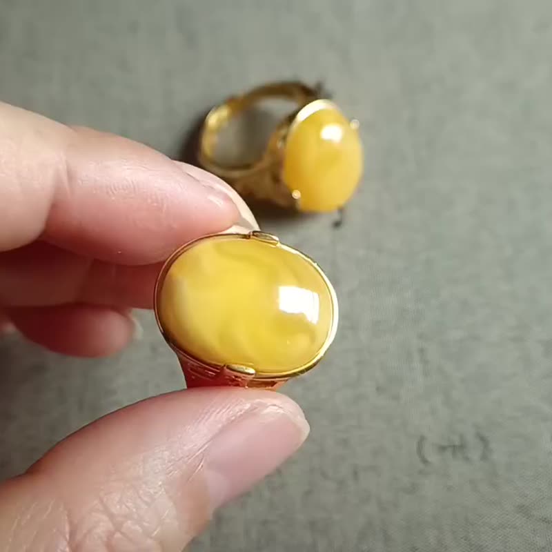 【璃菲】天然鸡油黄满蜜琥珀蜜蜡纯925纯银镀金高级感活口指环 - 戒指 - 宝石 