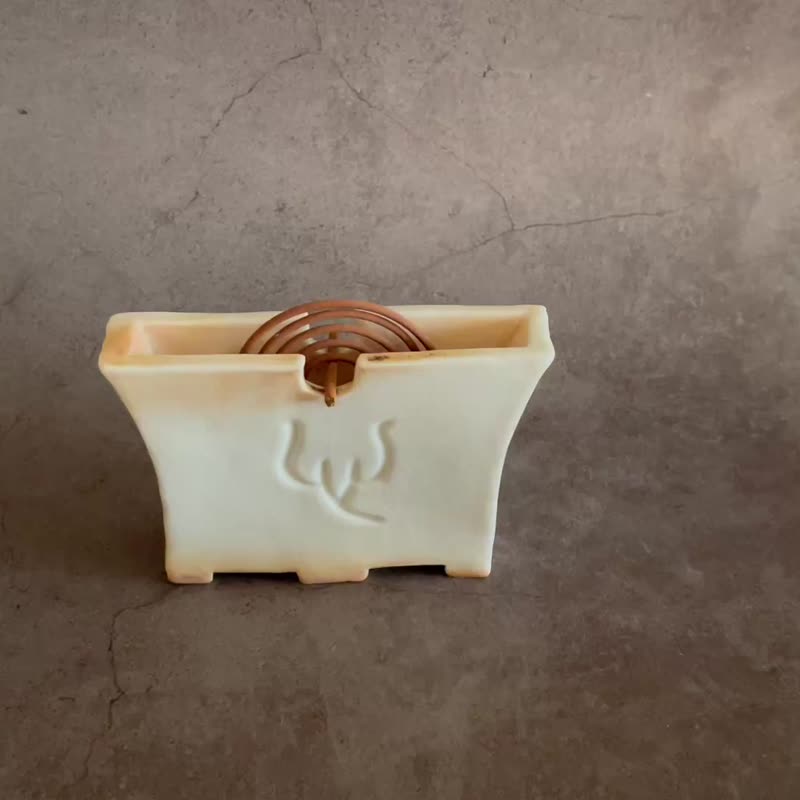 柴烧盘香座 - 香薰/精油/线香 - 陶 白色