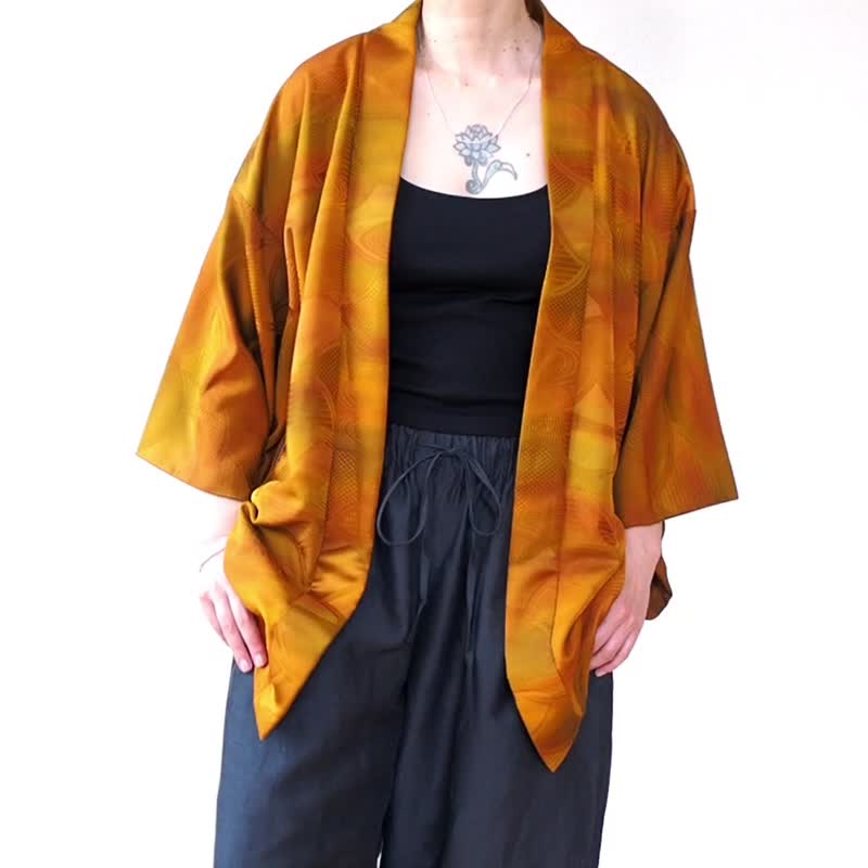 【日本制造】 柔软丝绸素色外罩、时尚日本、男士外罩、礼物 - 女装休闲/机能外套 - 丝．绢 橘色