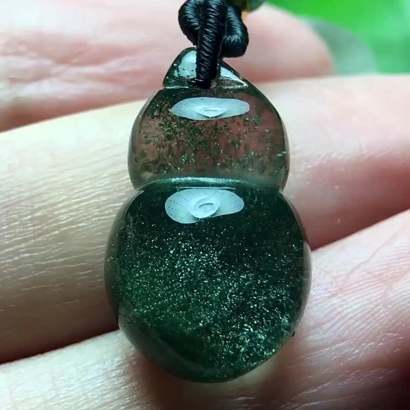天然巴西星光绿幽灵葫芦吊坠  雕工精美 造型饱满圆润 晶体透彻 - 吊饰 - 水晶 