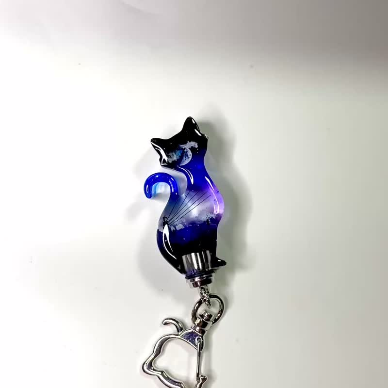 仅限国际配送。云树脂猫照亮天空　纯黑色 3 - 钥匙链/钥匙包 - 树脂 多色