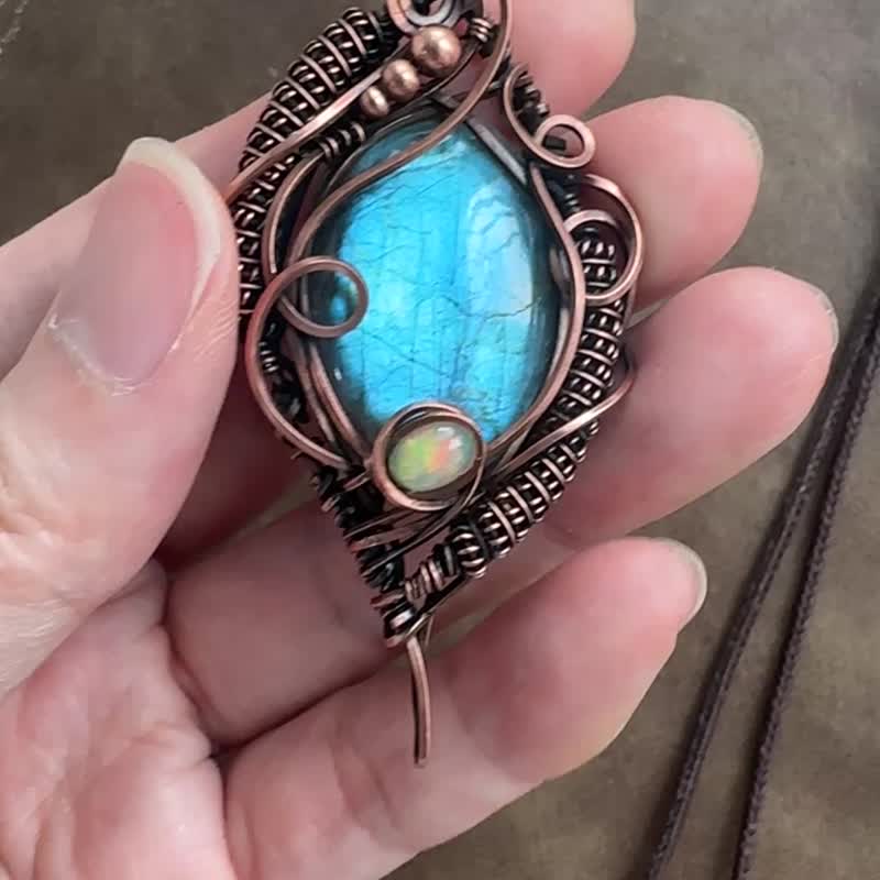 WW266 全手工编织 绕铜线复古做旧 wire wrap 拉长石澳宝吊咀 - 项链 - 铜/黄铜 咖啡色