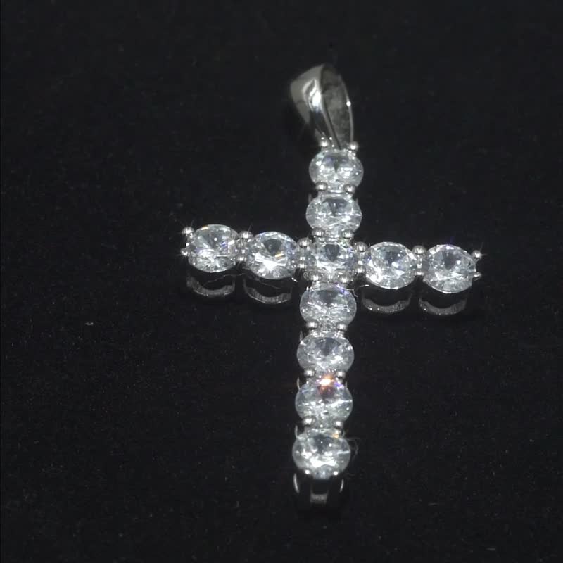 Wbj 圆型十字架吊坠项链 小号 - 项链 - 宝石 白色