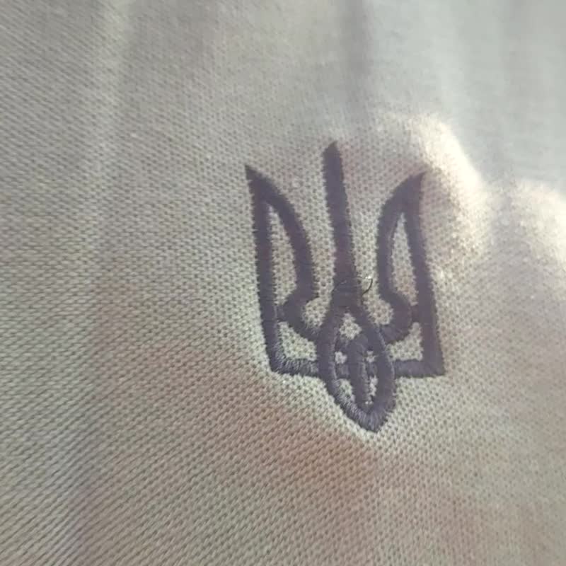 乌克兰刺绣三叉戟Polo衫 | 乌克兰制造 - 男装上衣/T 恤 - 棉．麻 卡其色