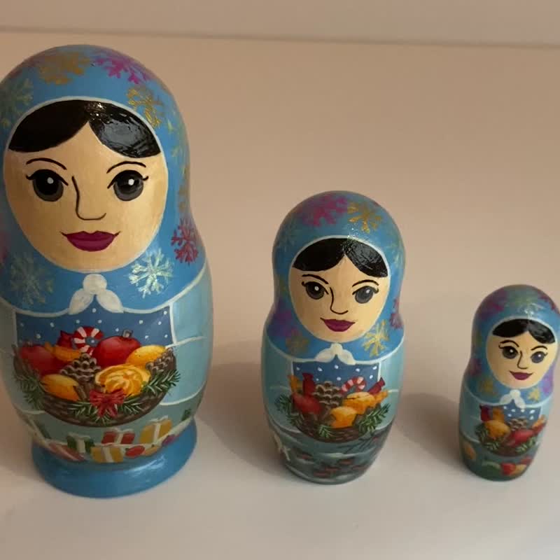 Matryoshka 冬季嵌套娃娃，木制家居装饰，圣诞艺术，新年，蓝色 - 摆饰 - 木头 蓝色