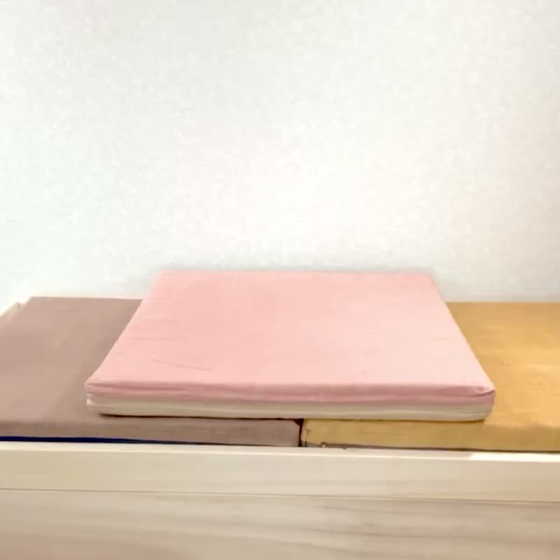 S-W-Zabuton Cushion cherry and olive dyed linen, w-face-foam 35x35cm / 13.8in - 枕头/抱枕 - 棉 粉红色