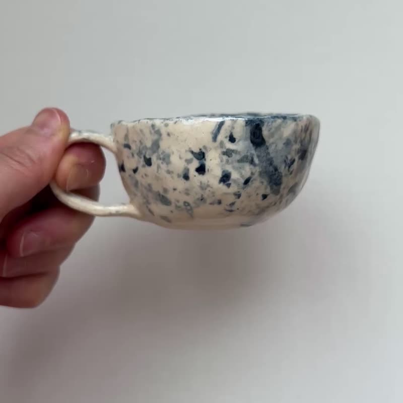 青花絮之1 咖啡杯90ml  10.1 x7.6 x H4.8 cm - 咖啡杯/马克杯 - 陶 