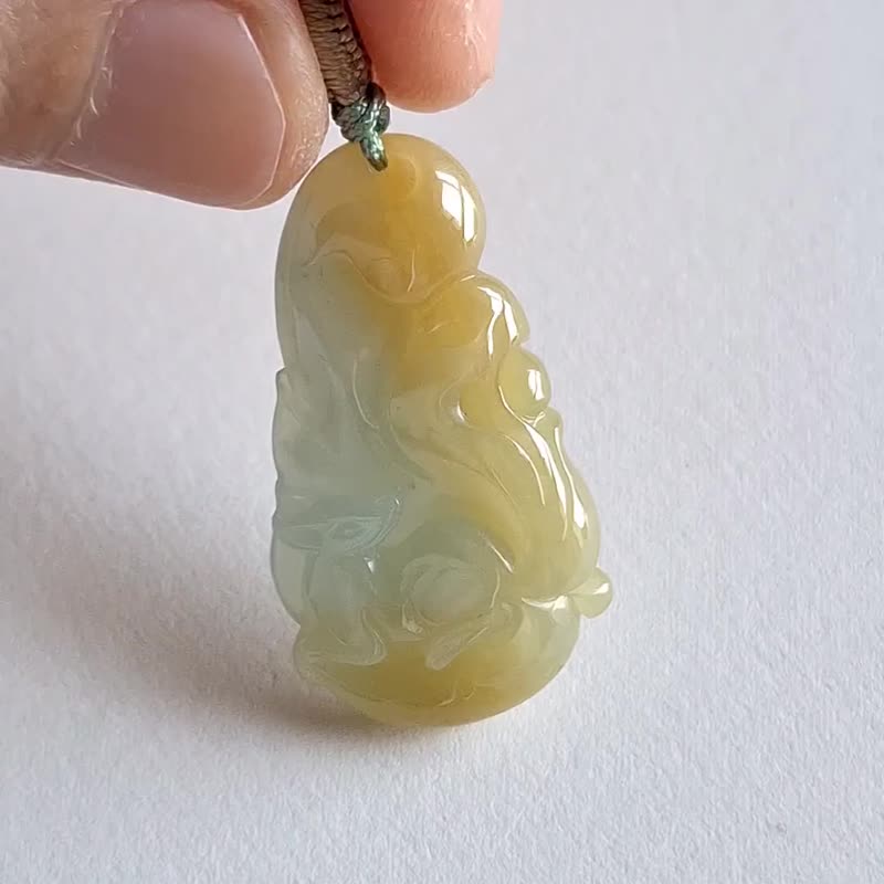 双彩黄翡翠九尾狐吊坠 | 天然缅甸翡翠 | 玉器玉坠 - 项链 - 玉石 黄色