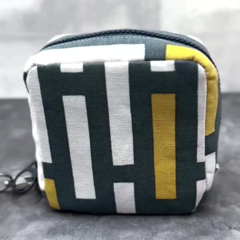 猫咪咖啡厅 行动电源方形拉链包 含腕带 收纳包 随行包 - 零钱包 - 棉．麻 多色