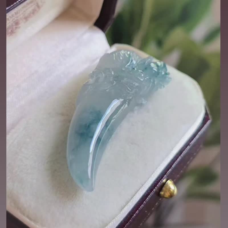 飞黄腾达•招财纳福 | 稀有星空蓝紫飘花龙牙 | 缅甸 A 货翡翠吊 - 项链 - 玉石 