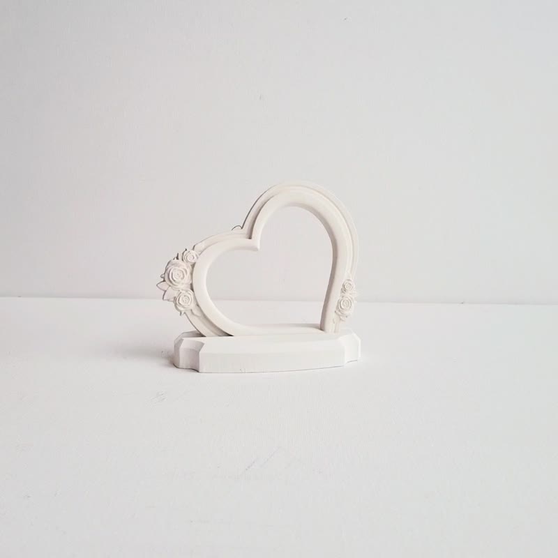 White shabby chic frame Heart frame with holder Wedding photo frame Desk frame - 画框/相框 - 水泥 白色