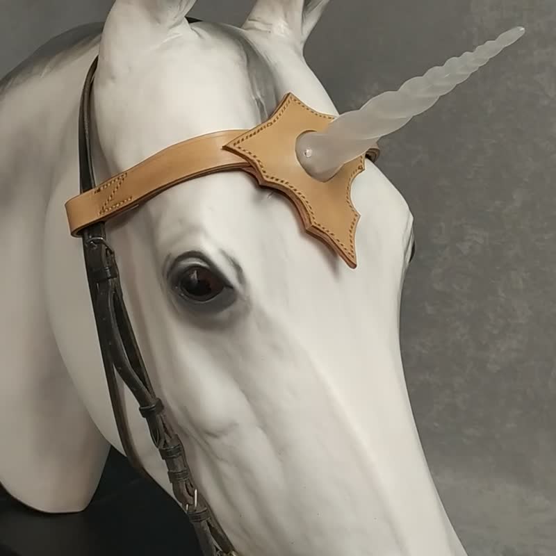 Unicorn horn Browband for horse Handmade brow band with white Light up horn. - 其他 - 真皮 白色