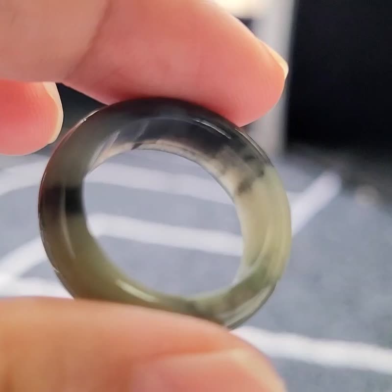 【亲翠】天然翡翠 白冰茶色黑色三色烟熏云雾纹手指镯12号戒圈 - 戒指 - 玉石 多色