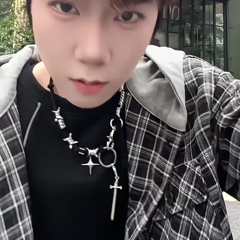 情侣格子长袖衬衫 小狗刺绣连帽外套 - 男装衬衫 - 棉．麻 黑色