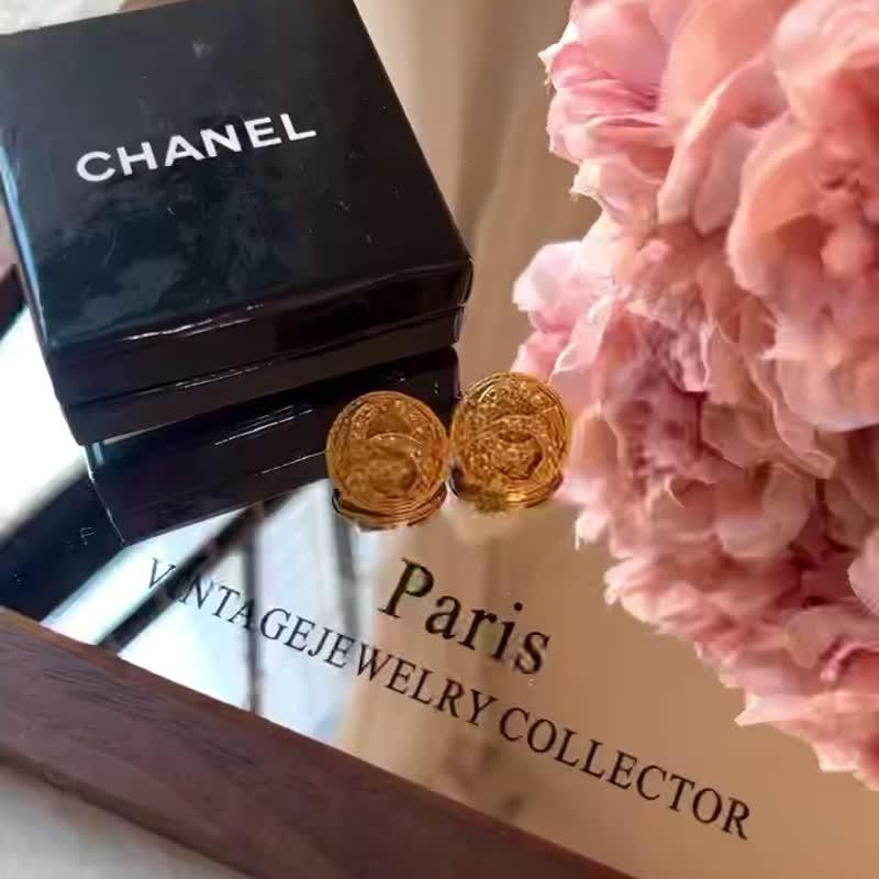 【日本中古】Vintage Chanel 94年香奈儿葡萄藤耳夹 原装盒附 - 耳环/耳夹 - 其他金属 金色