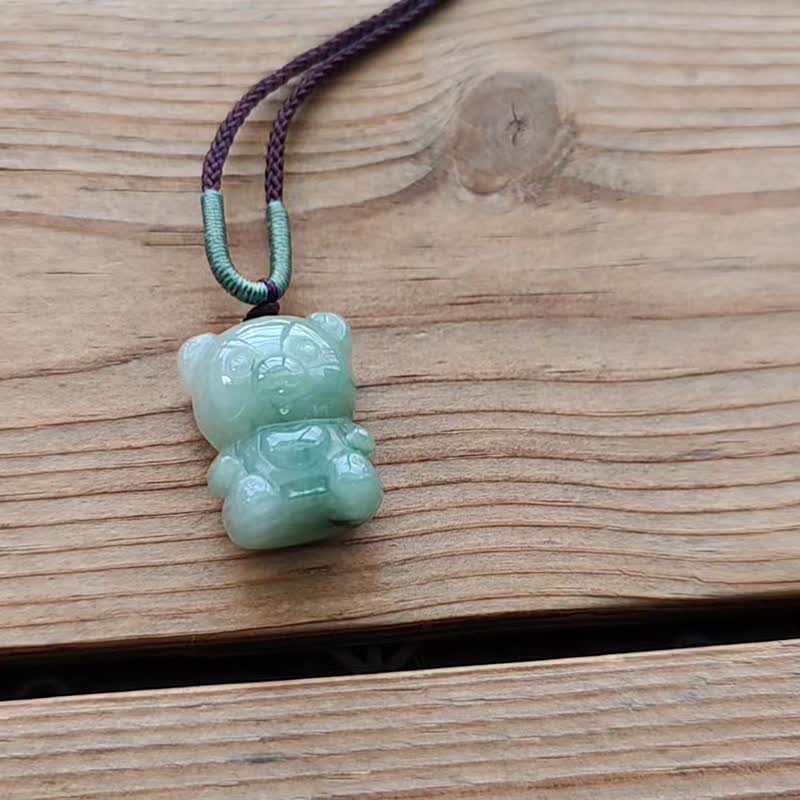 【亲翠】天然翡翠 冰飘绿花抱爱心熊调整式绳链 - 项链 - 玉石 多色