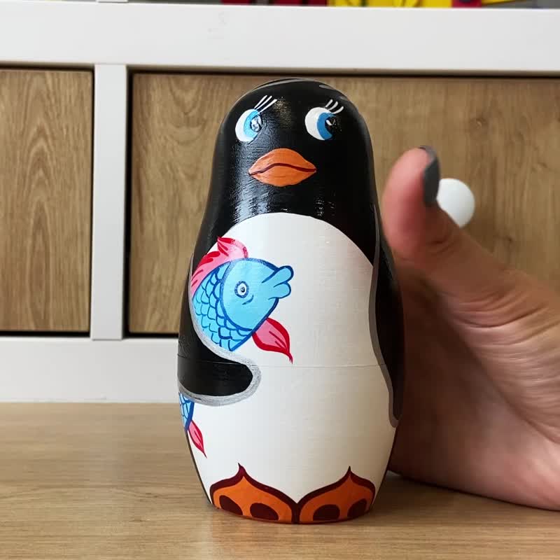 Penguins Nesting Dolls Set of 7 pcs - Matryoshka with Penguin Decorations - 玩具/玩偶 - 木头 多色