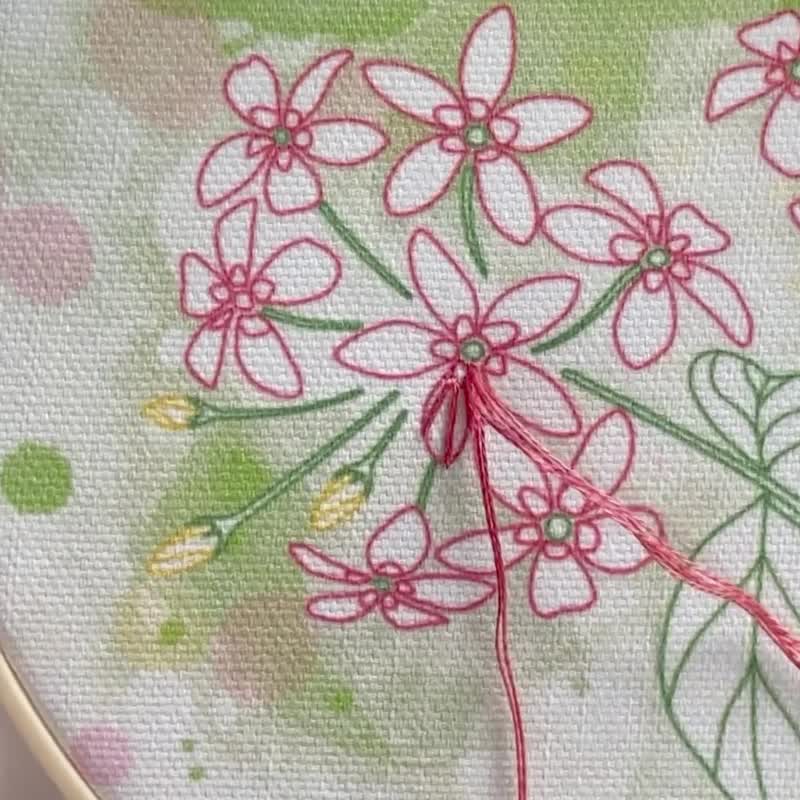 DIY 刺绣套件 - 在彩绘背景布料上进行仰光爬山虎刺绣。 - 编织/刺绣/羊毛毡/裁缝 - 绣线 粉红色