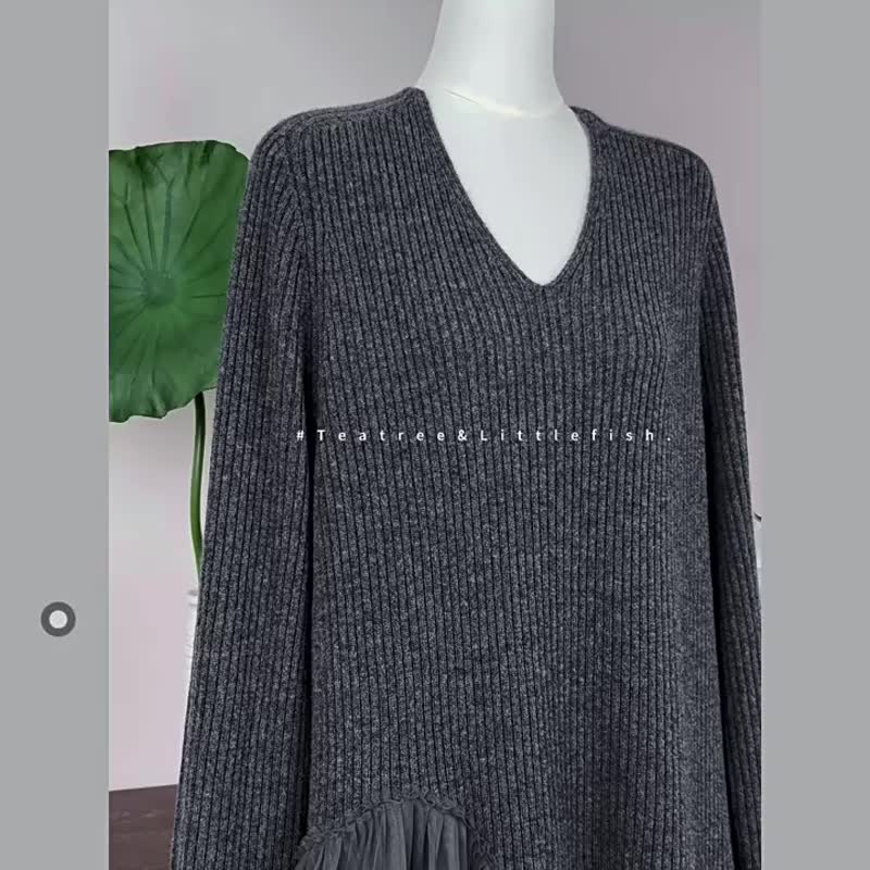 手工網紗拼接設計 羊毛針織長袖連衣裙 不規則幾合下擺 - 洋装/连衣裙 - 羊毛 多色