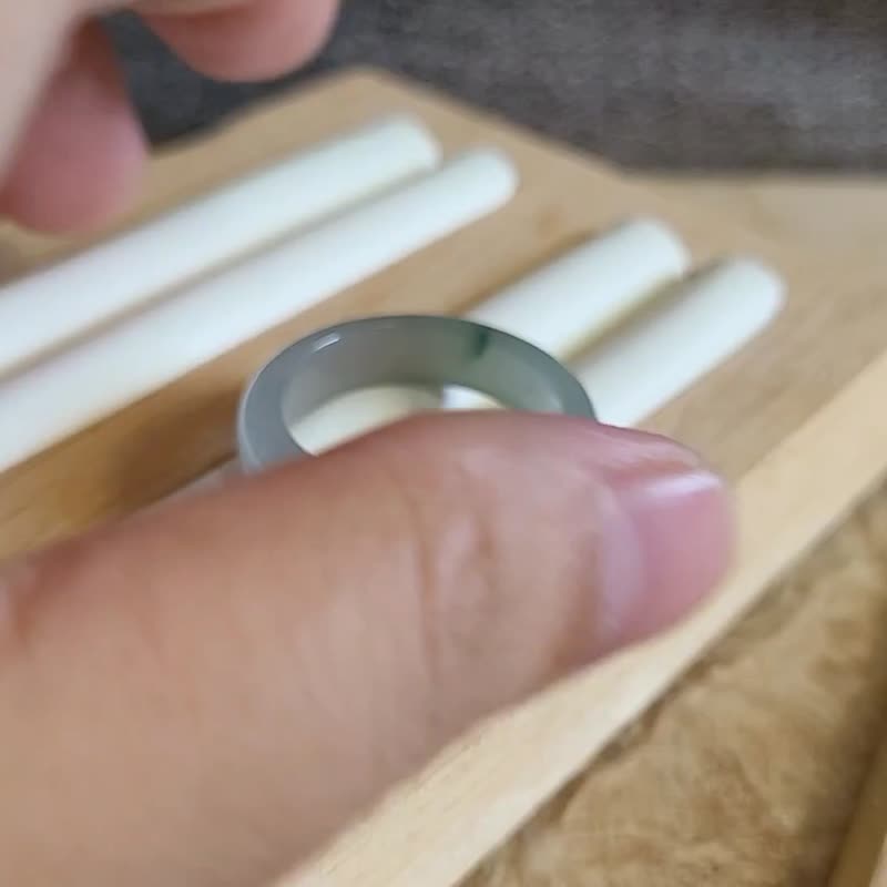 【亲翠】天然翡翠 冰芙蓉绿一抹色种水美手指镯17号戒圈 - 戒指 - 玉石 多色