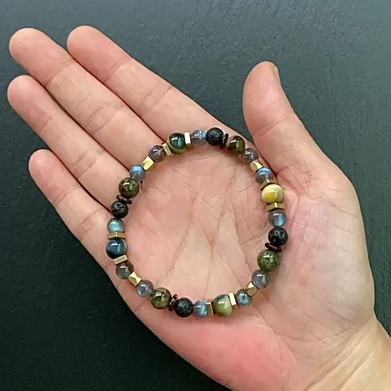 黄蓝虎眼石 火山岩// 灰月光石//沙弗莱石 黄铜手链 - 手链/手环 - 水晶 多色