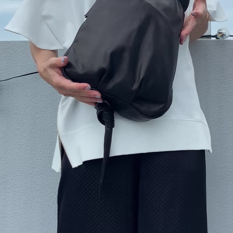 【L尺寸】马革 黑色 猫咪 斜背包 可加购烫印 适合送礼 - 侧背包/斜挎包 - 真皮 黑色