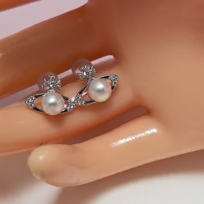 眼  Akoya 樱花粉 天然海水珍珠 S925银 耳环 - 耳环/耳夹 - 珍珠 白色